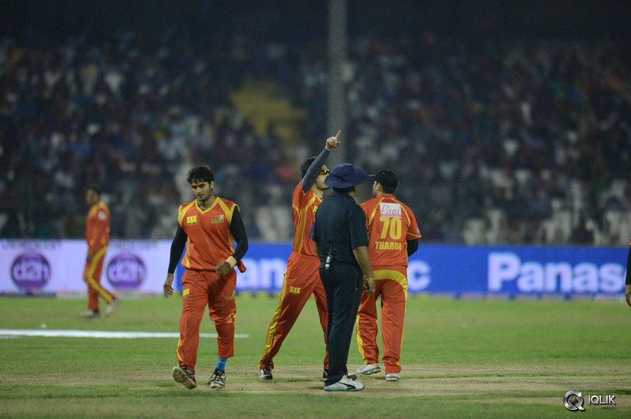 CCL-5-Telugu-Warriors-vs-Bengal-Tigers-Match-Photos